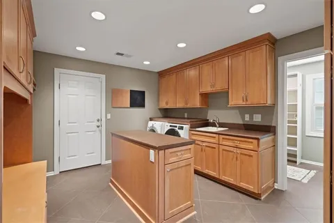$1,299,999 | 8912 Mohawk Lane, Leawood, KS 66206