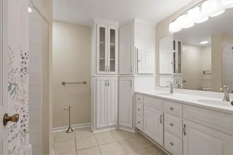 $1,299,999 | 8912 Mohawk Lane, Leawood, KS 66206