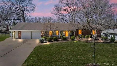 $1,299,999 | 8912 Mohawk Lane, Leawood, KS 66206