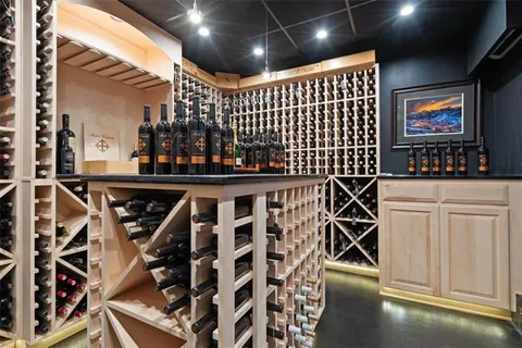 $1,299,999 | 8912 Mohawk Lane, Leawood, KS 66206