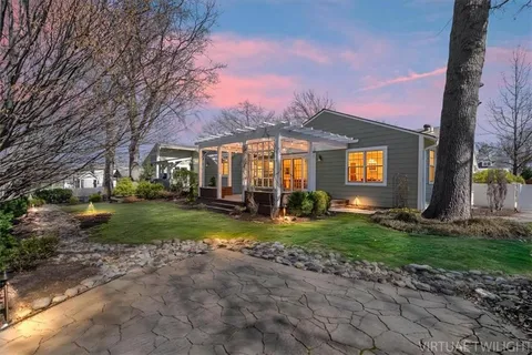 $1,299,999 | 8912 Mohawk Lane, Leawood, KS 66206
