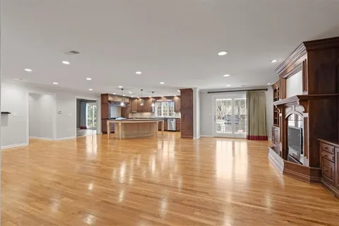 $1,299,999 | 8912 Mohawk Lane, Leawood, KS 66206