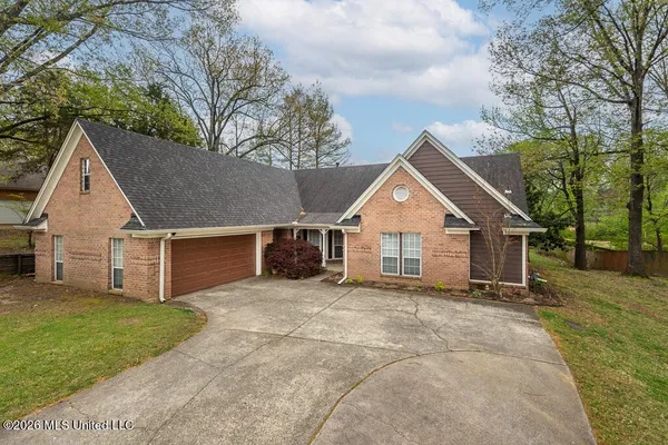 $349,900 | 445 Augusta Drive, Hernando, MS 38632