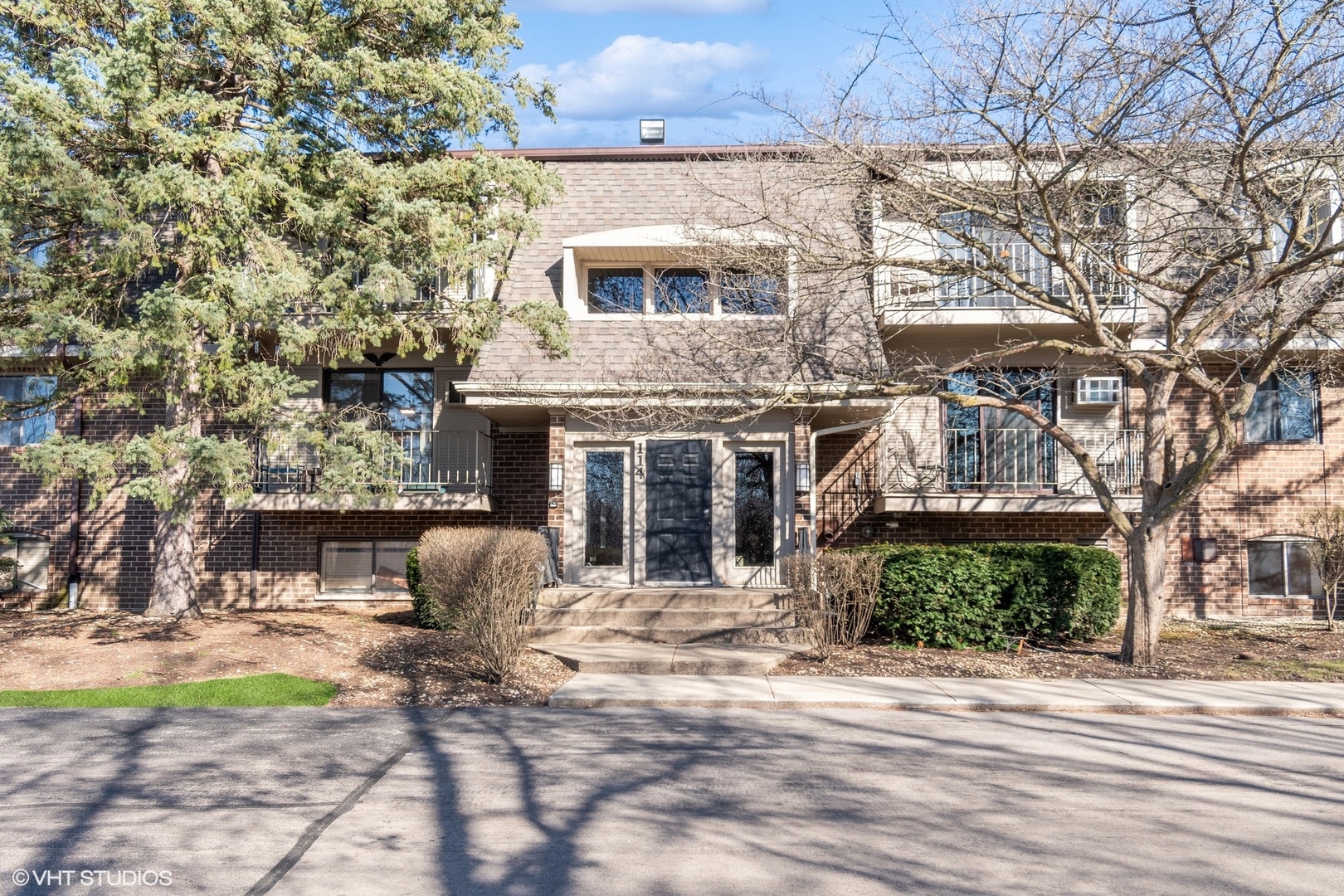 114 East Bailey Road, Unit L Naperville, IL 60565 - Photo 1 of 11