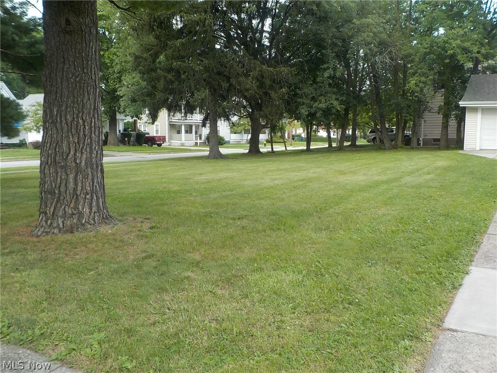 1335 Prasse Road South Euclid, OH 44121 - Photo 4 of 17