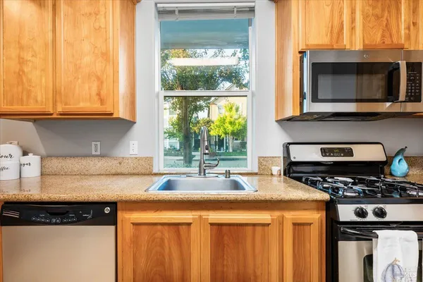 $420,000 | 950 Campoy Street, Unit 101, Santa Rosa, CA 95407