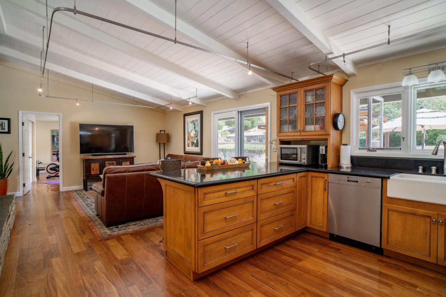 102 Rancho Road Carmel Valley, CA 93924 - Photo 9 of 33 Gallery Image 9