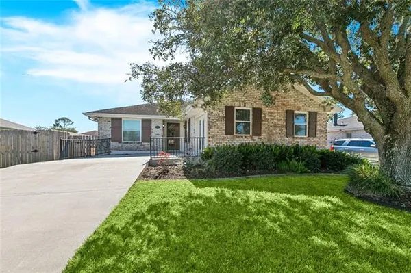 $310,000 | 413 Pellerin Drive, Kenner, LA 70065