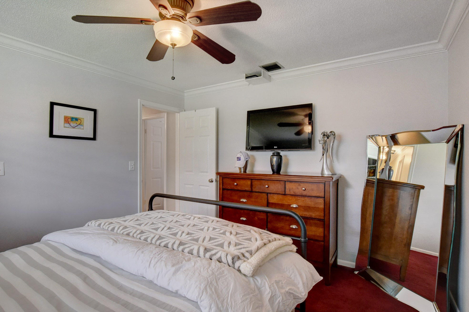328 Davis Road Palm Springs, FL 33461 - Photo 29 of 47 Guest Room