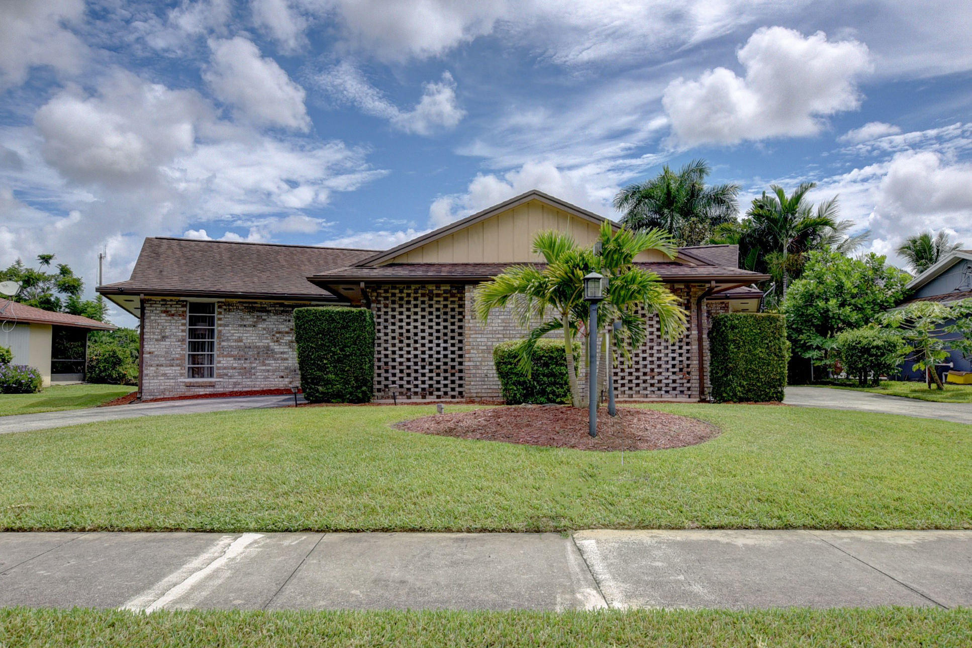 328 Davis Road Palm Springs, FL 33461 - Photo 3 of 47 Front