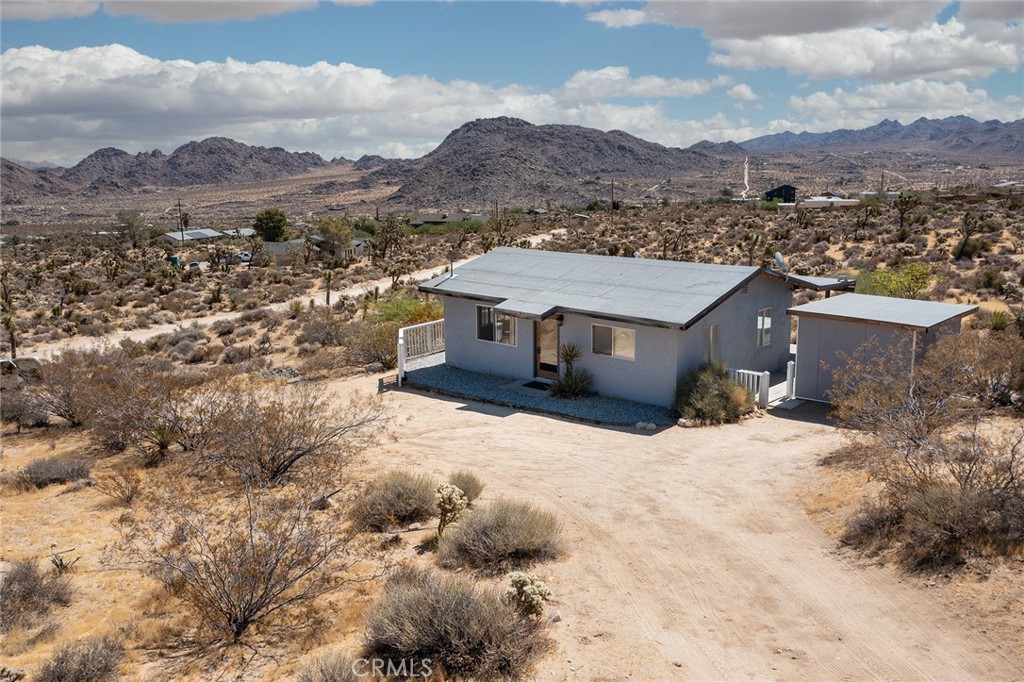 8421 Sunset Road Joshua Tree, CA 92252 - Photo 9 of 32 Gallery Image 9