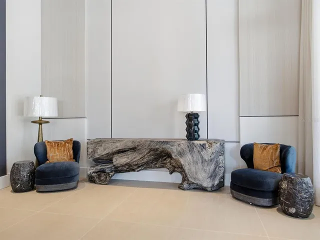 $5,950 | 275 1st Avenue South, Unit 2107, St. Petersburg, FL 33701