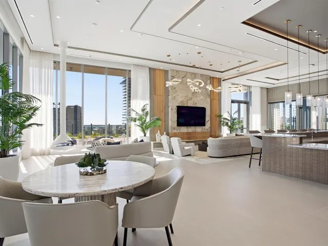 $5,950 | 275 1st Avenue South, Unit 2107, St. Petersburg, FL 33701