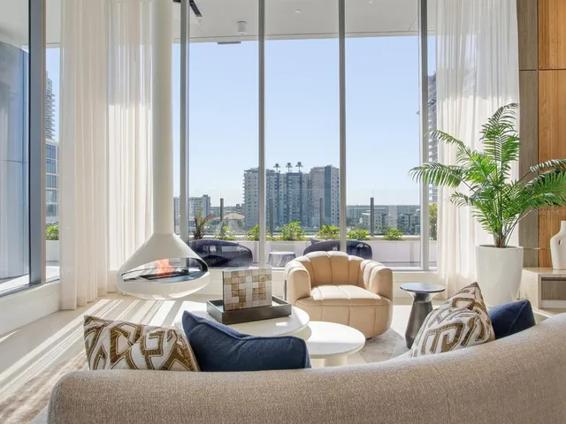 $5,950 | 275 1st Avenue South, Unit 2107, St. Petersburg, FL 33701