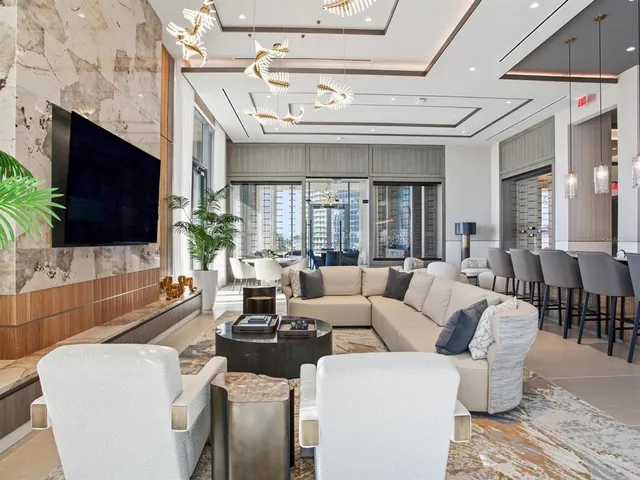 $5,950 | 275 1st Avenue South, Unit 2107, St. Petersburg, FL 33701