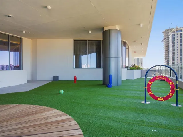 $5,950 | 275 1st Avenue South, Unit 2107, St. Petersburg, FL 33701