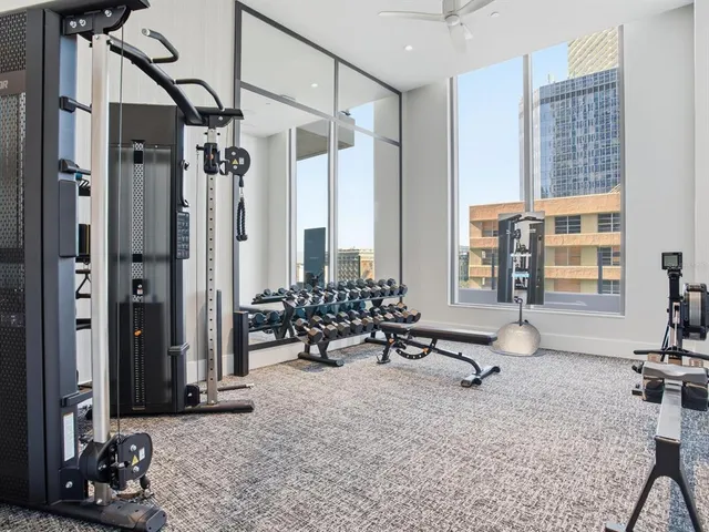 $5,950 | 275 1st Avenue South, Unit 2107, St. Petersburg, FL 33701