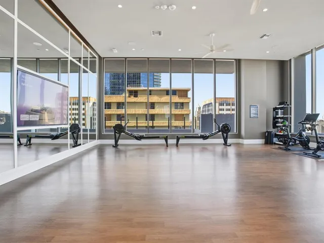 $5,950 | 275 1st Avenue South, Unit 2107, St. Petersburg, FL 33701