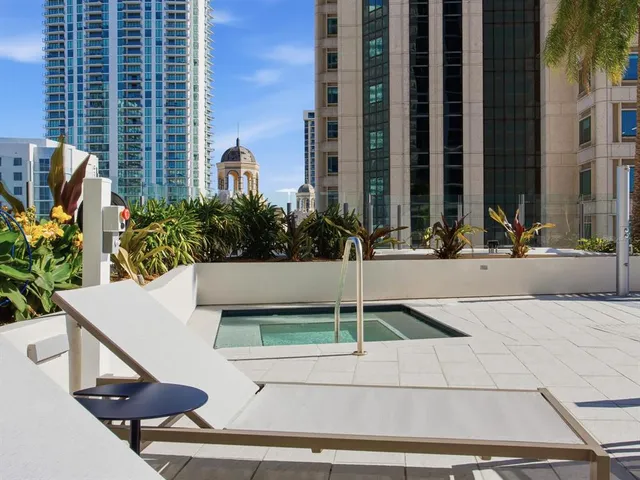 $5,950 | 275 1st Avenue South, Unit 2107, St. Petersburg, FL 33701