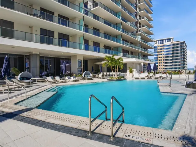 $5,950 | 275 1st Avenue South, Unit 2107, St. Petersburg, FL 33701