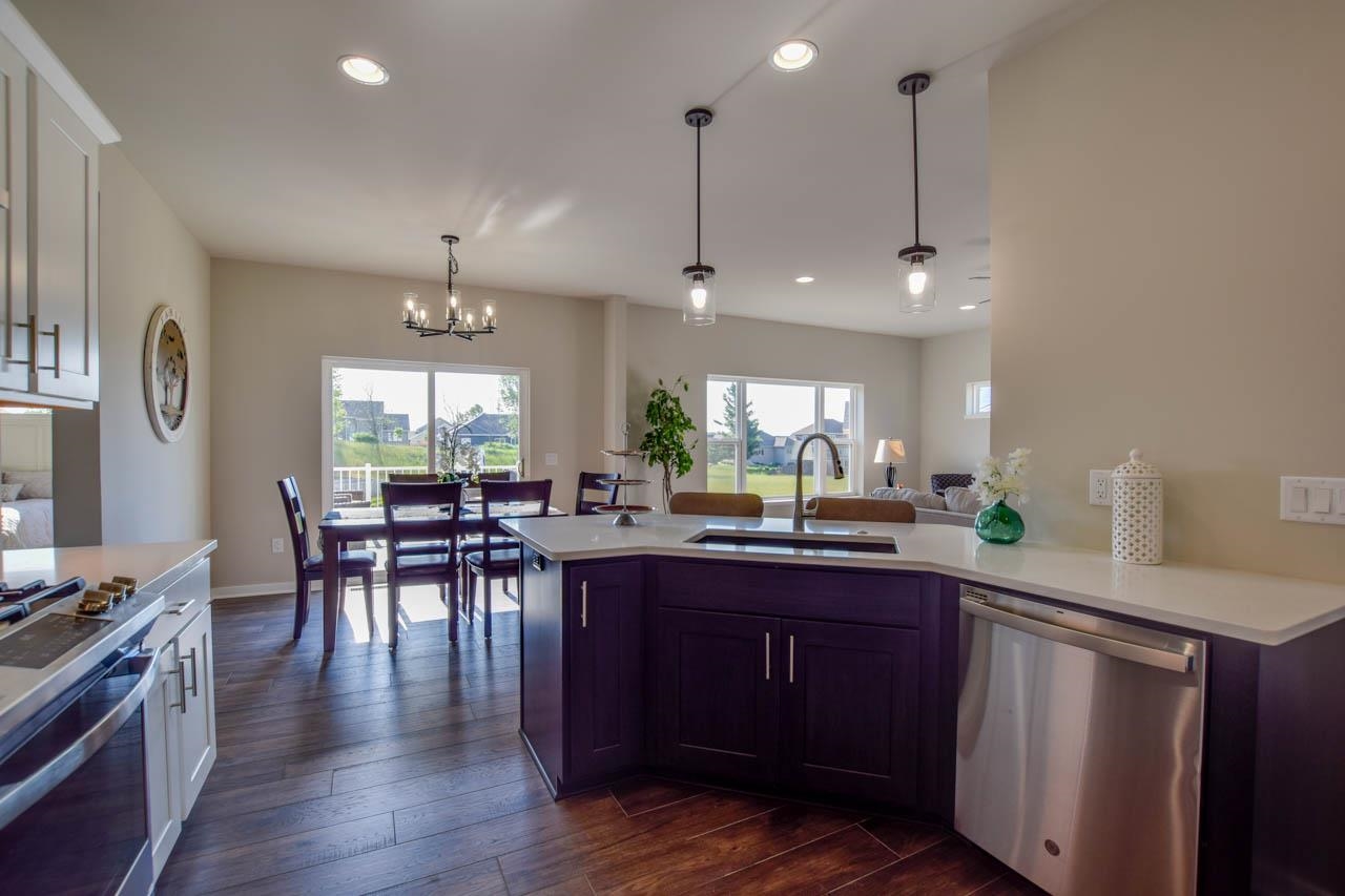 6595 Redpoll Circle Middleton, WI 53562 - Photo 12 of 36