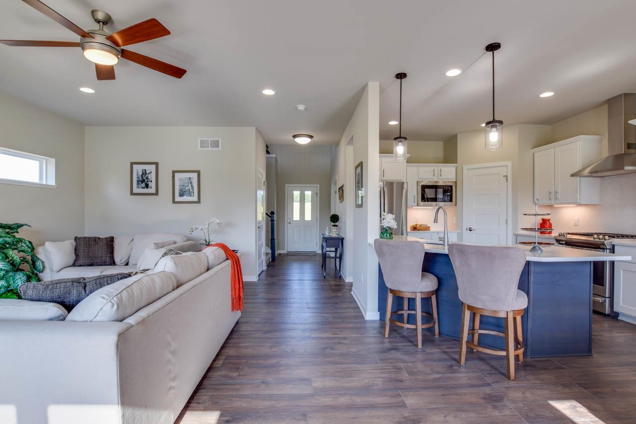 6595 Redpoll Circle Middleton, WI 53562 - Photo 15 of 36