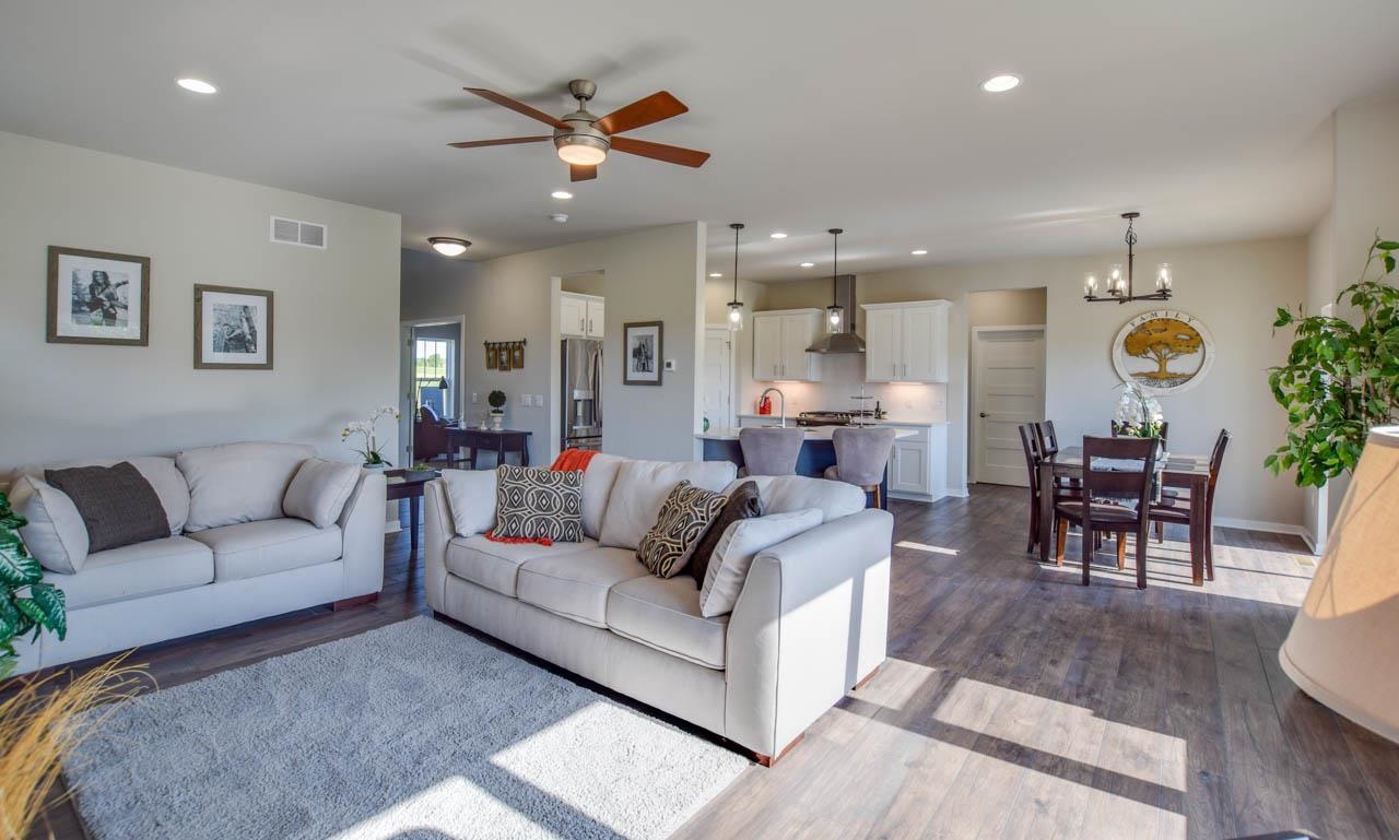 6595 Redpoll Circle Middleton, WI 53562 - Photo 7 of 36