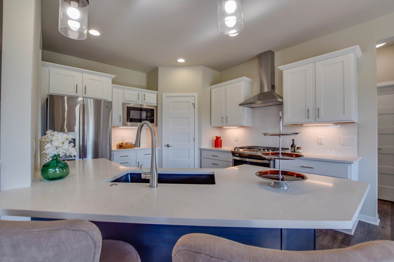 6595 Redpoll Circle Middleton, WI 53562 - Photo 9 of 36