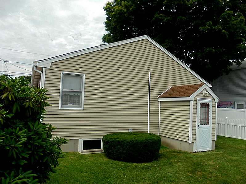 154 Rosemere Road Pawtucket, RI 02861 - Photo 2 of 10 Exterior Back.