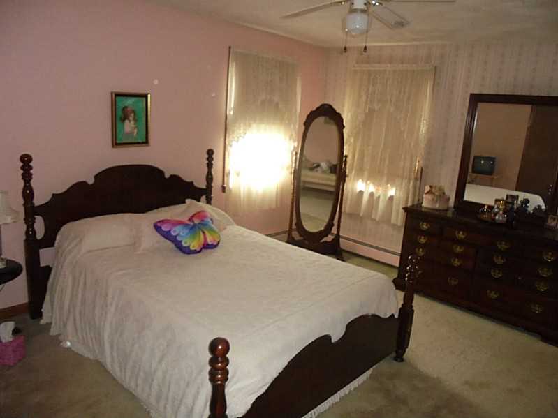 154 Rosemere Road Pawtucket, RI 02861 - Photo 6 of 10 Bedroom.