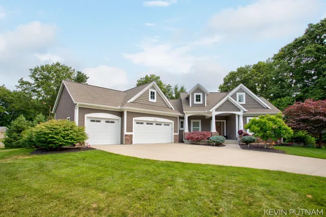 $1,199,000 | 6515 134th Avenue, Saugatuck, MI 49453