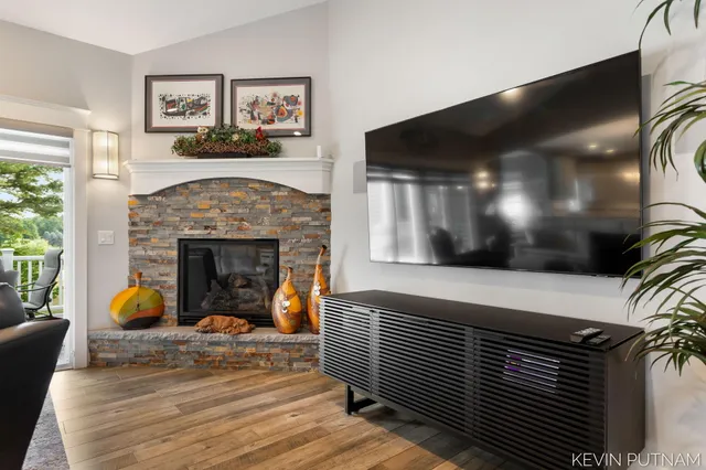 $1,199,000 | 6515 134th Avenue, Saugatuck, MI 49453