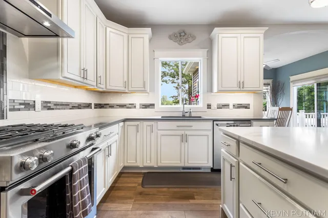 $1,199,000 | 6515 134th Avenue, Saugatuck, MI 49453