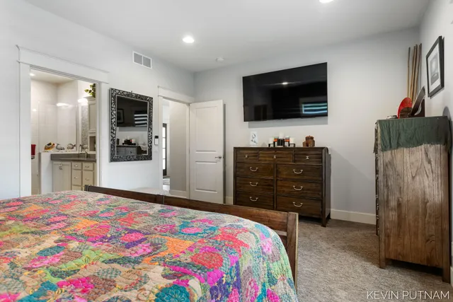 $1,199,000 | 6515 134th Avenue, Saugatuck, MI 49453