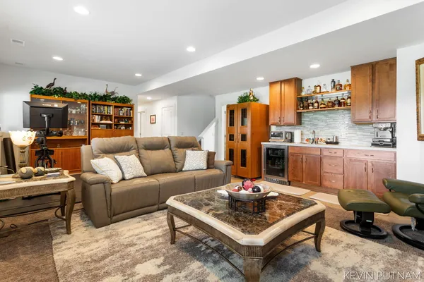 $1,199,000 | 6515 134th Avenue, Saugatuck, MI 49453