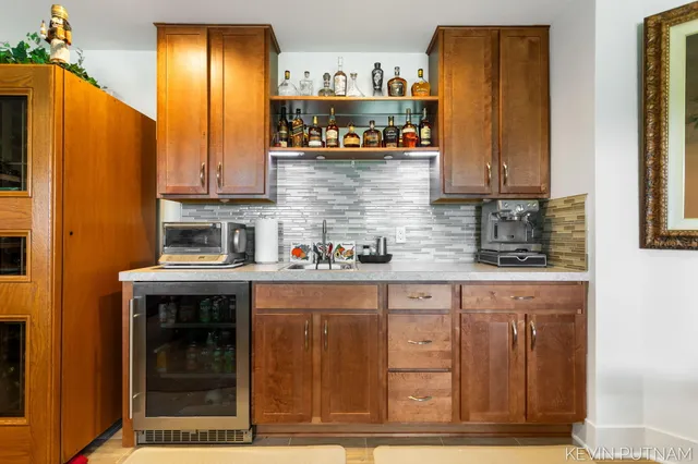 $1,199,000 | 6515 134th Avenue, Saugatuck, MI 49453