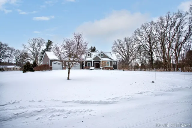 $1,199,000 | 6515 134th Avenue, Saugatuck, MI 49453