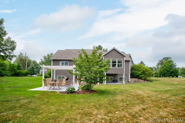 $1,199,000 | 6515 134th Avenue, Saugatuck, MI 49453