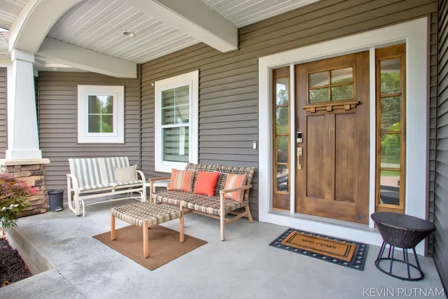 $1,199,000 | 6515 134th Avenue, Saugatuck, MI 49453