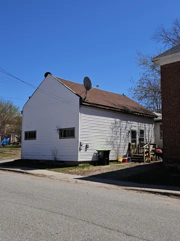 $75,500 | 411 5th Street, Iron Mountain, MI 49801