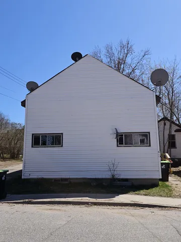 $75,500 | 411 5th Street, Iron Mountain, MI 49801