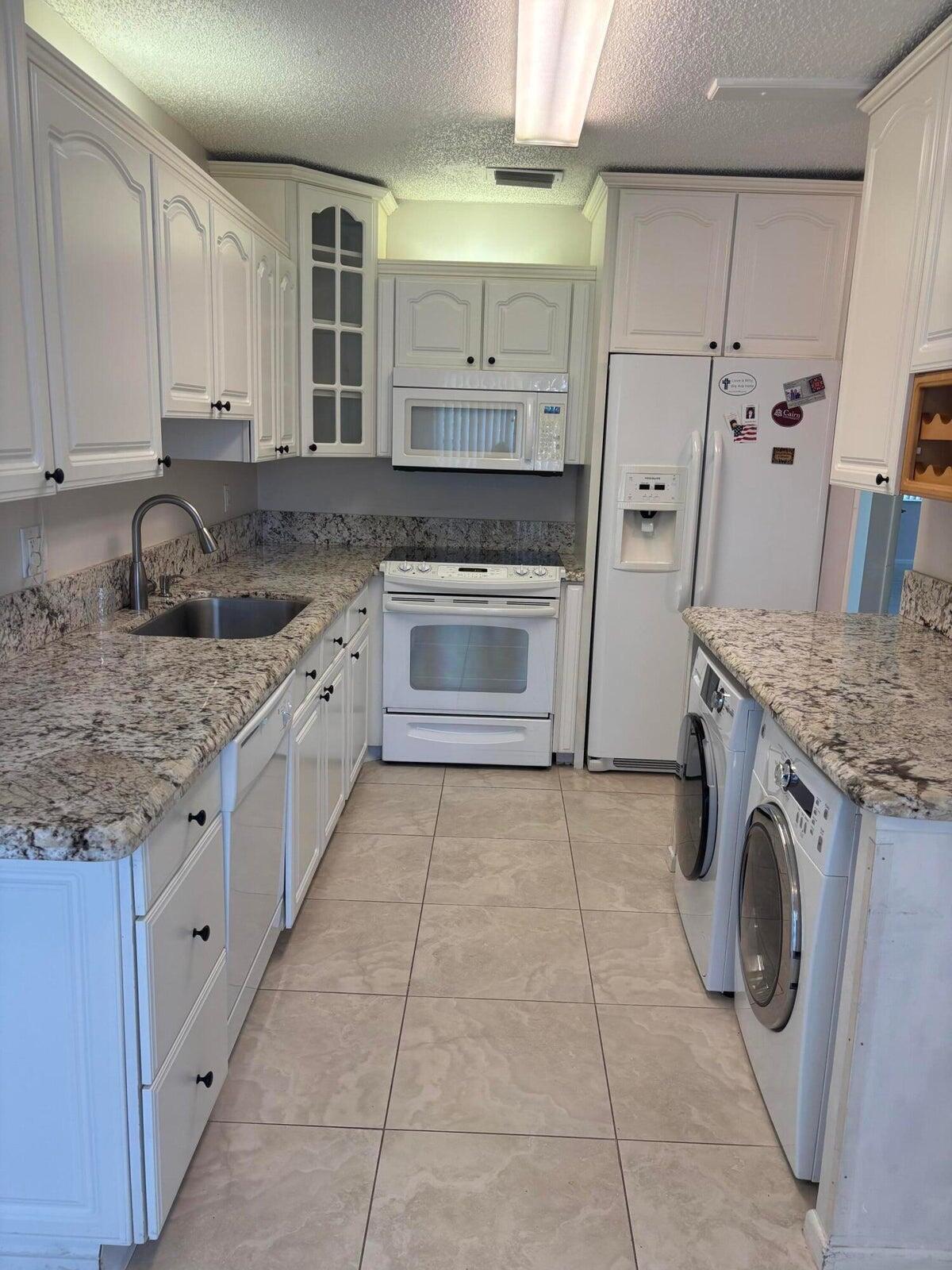 20975 Covington Drive Boca Raton, FL 33433 - Photo 3 of 24 IMG_2338