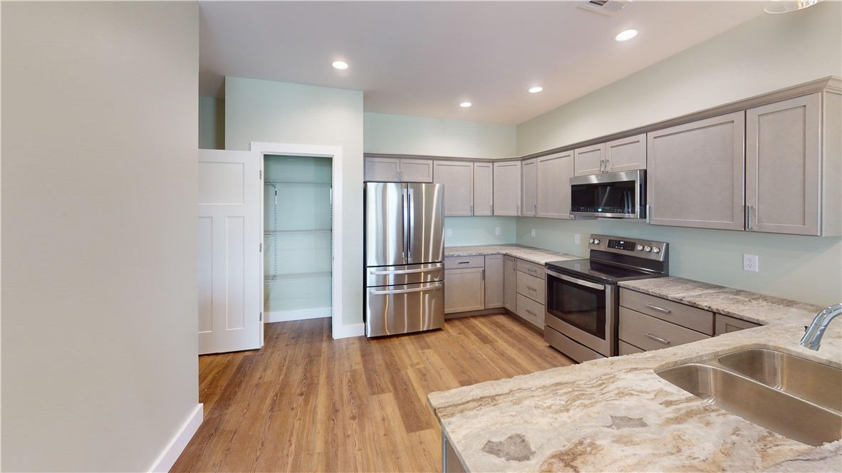 112 North Merchant Street, Unit 201 Decatur, IL 62523 - Photo 8 of 11