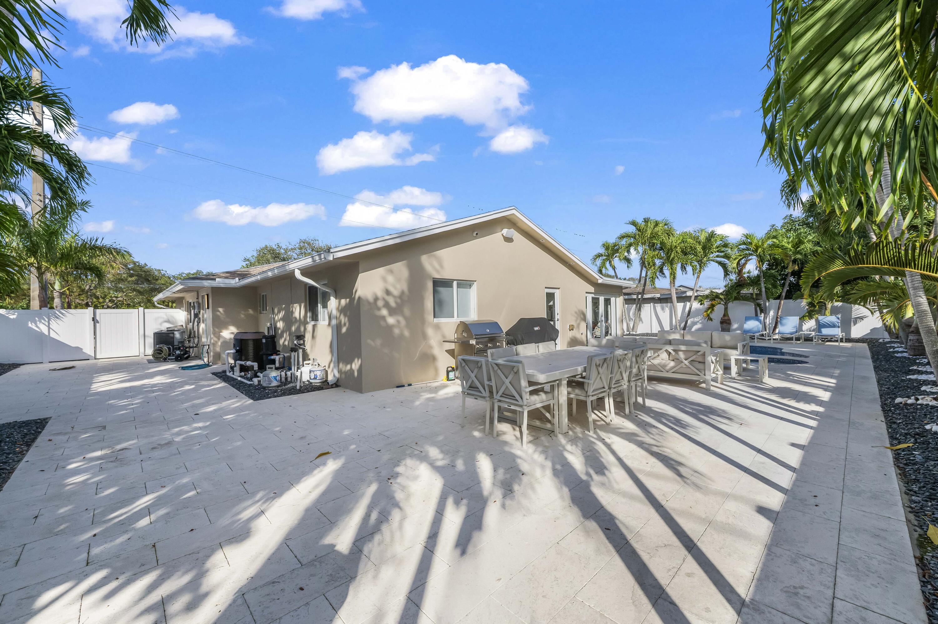 838 West Palmetto Park Road Boca Raton, FL 33486 - Photo 32 of 37 Large Fenced Yard