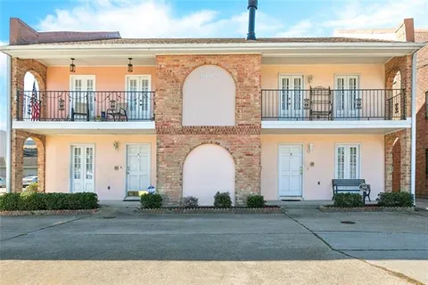 $275,000 | 3400 West Esplanade Avenue, Unit D, Metairie, LA 70002