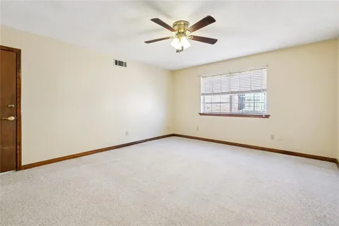 $275,000 | 3400 West Esplanade Avenue, Unit D, Metairie, LA 70002