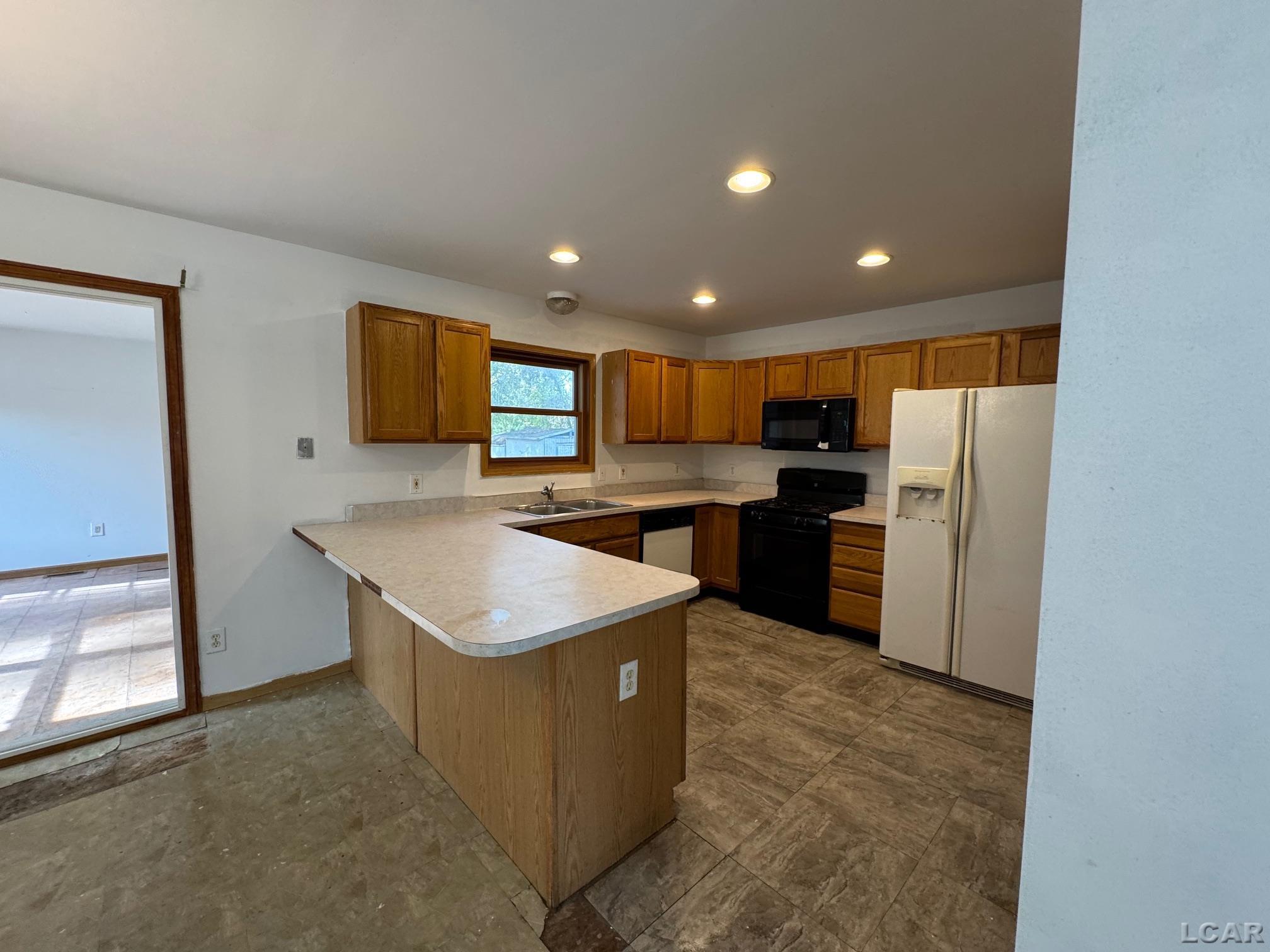 10722 Rawsonville Road Willis, MI 48191 - Photo 6 of 43 50191884-3112e28b-c40e-46a8-b887-dcba863f9790.JPG
