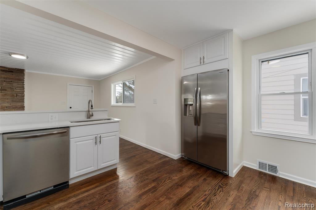 3274 Harvard Road Royal Oak, MI 48073 - Photo 12 of 28 Gallery Image 12