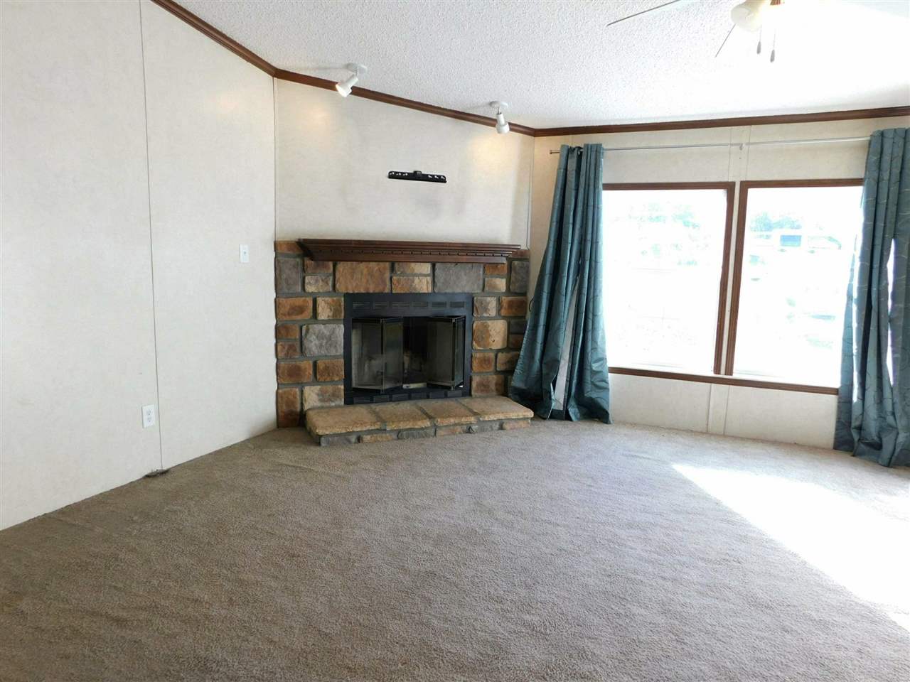 1723 Vassar Road Orlando, OK 73073 - Photo 2 of 18 Gallery Image 2