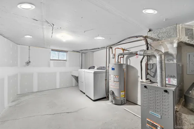 a view of a storage & utility room